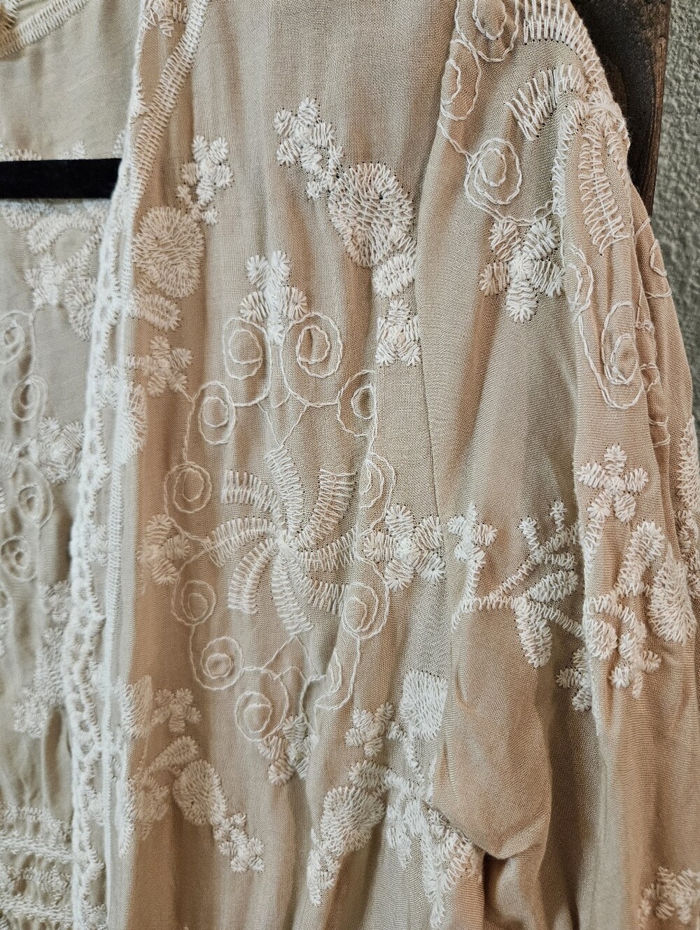 Solitaire Beige Lace-Trimmed Embroidered Open Kimono Size M - Picture 4 of 7
